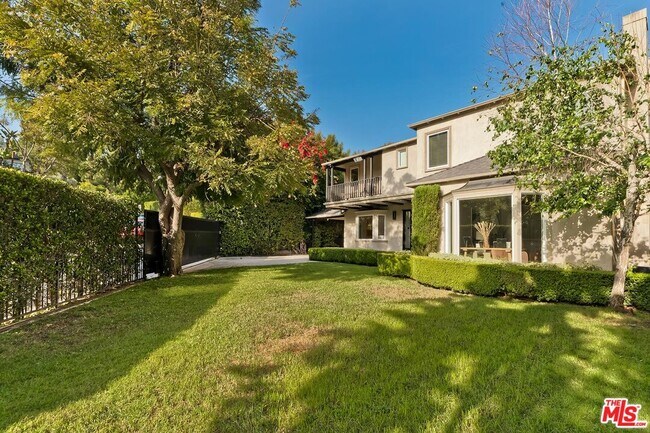 Foto del edificio - 1154 N Wetherly Dr