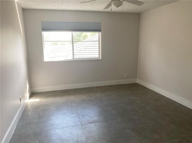 Foto del edificio - 9977 Westview Dr