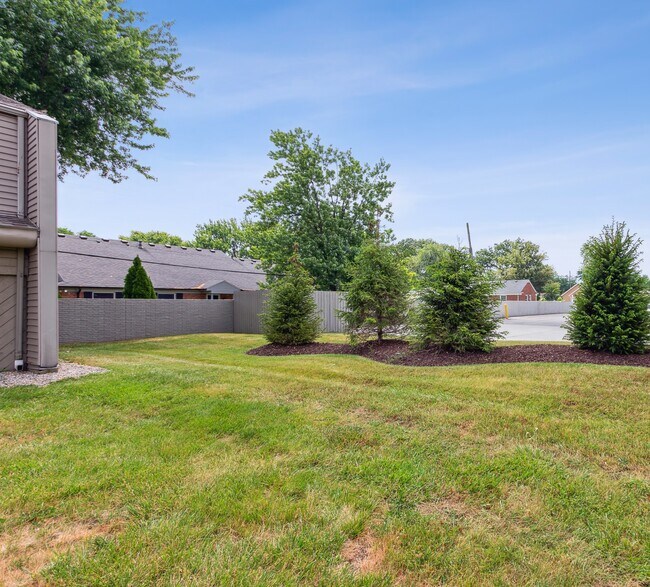 Building Photo - 26324 Harper Ave