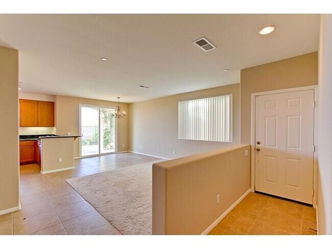 Foto del edificio - 2-bedroom Townhome in Campana at Rancho Co...
