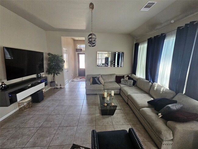 Building Photo - 8411 Hunters Cliff Dr