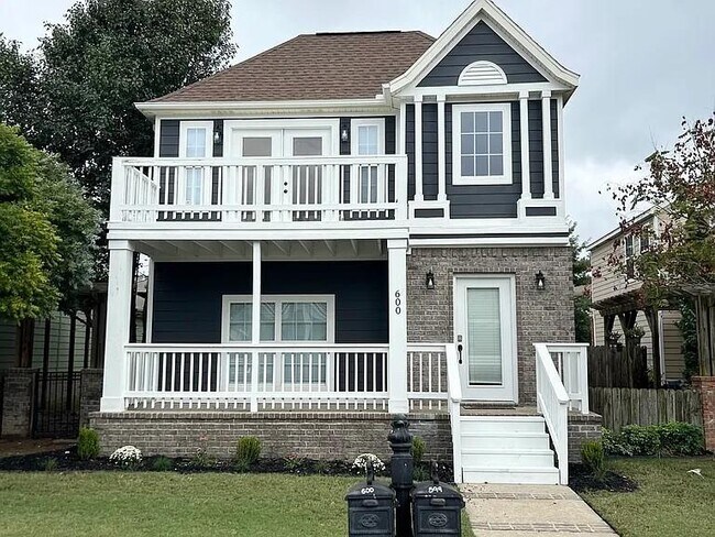 Foto del edificio - 600 N Tennyson Ln