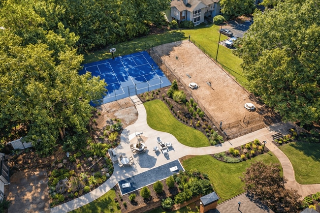 Building Photo - The Summit at Avent Ferry