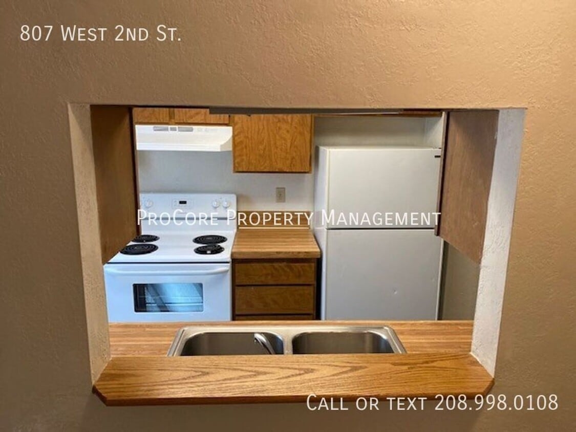 Primary Photo - 2-Bed Home in Desirable Meridian.. with Sm...
