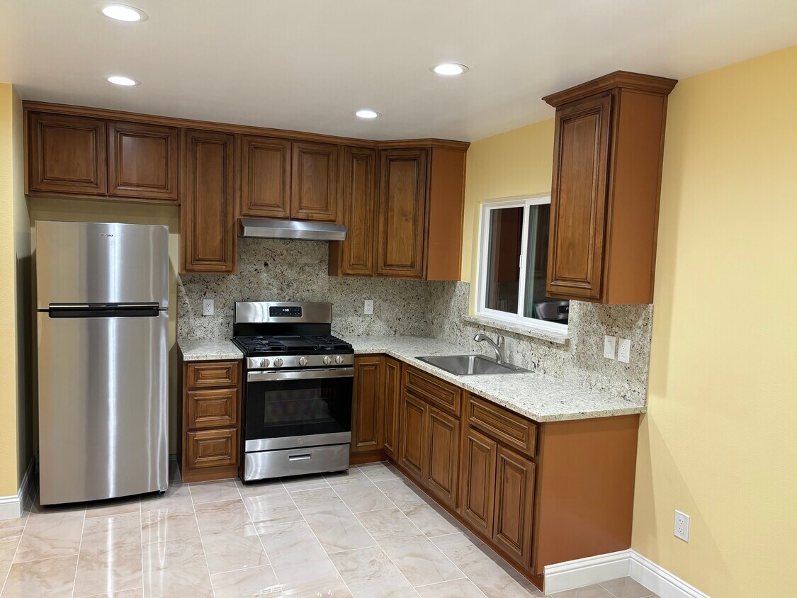 Foto principal - 249 Lakeview Rd