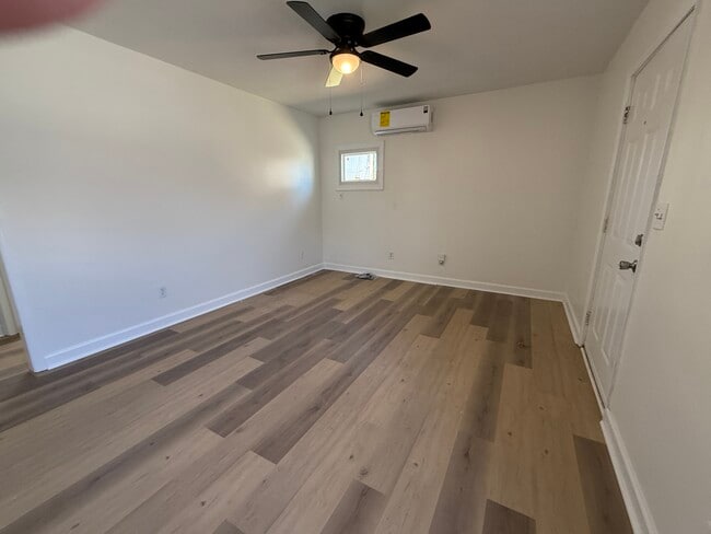 Sala de estar - 206 Prince Ave