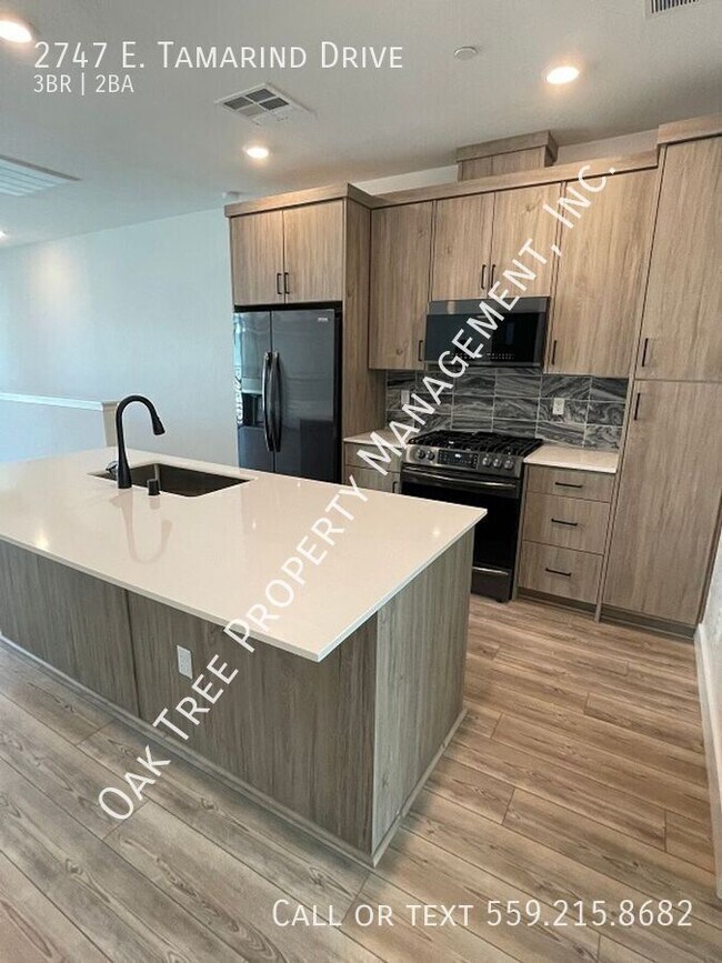 Foto del edificio - 2747 E Tamarind Dr