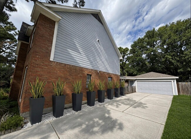 Foto del edificio - 16906 Scenic Lakes Way