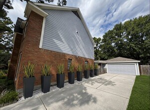 Building Photo - 16906 Scenic Lakes Way