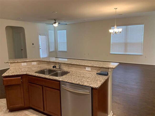 Building Photo - 9006 Acorn Cup Dr