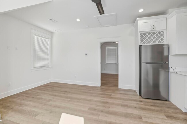 Foto del edificio - 4056 Biltmore Ave