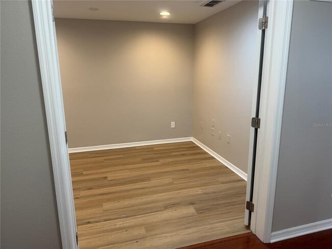 Foto del edificio - 13102 Honey Locust Dr