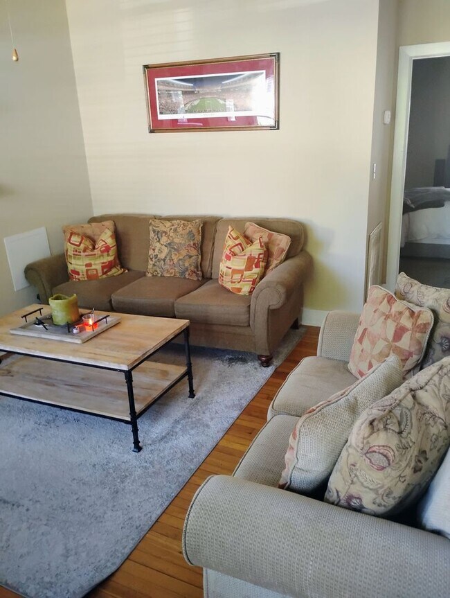 Foto del edificio - 425 Caplewood Dr