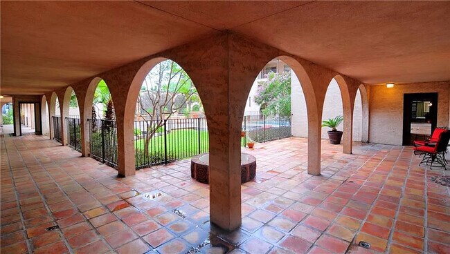 Interior View of Complex (Bottom floor) - 505 W 7th St