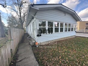 Building Photo - 1504 S Randolph St