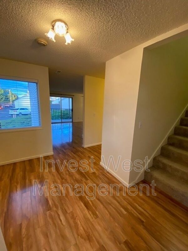 Building Photo - 311 NE 85th St