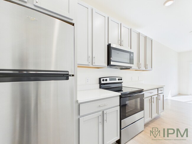 Building Photo - 98 Penn Place