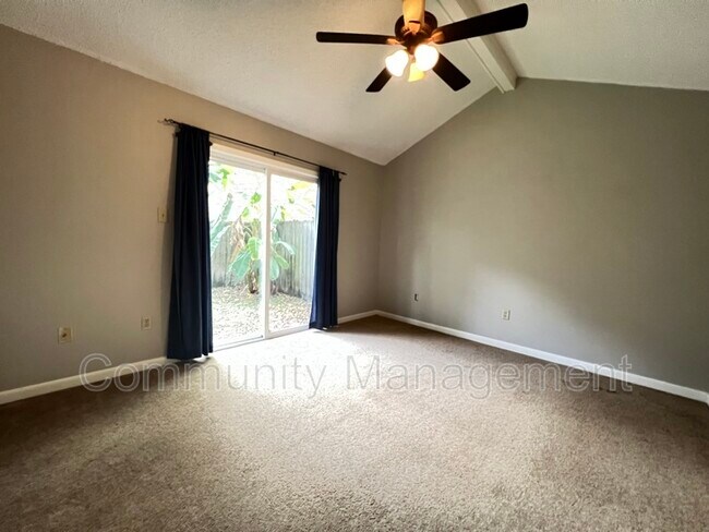Building Photo - 419 Bonarbridge Dr