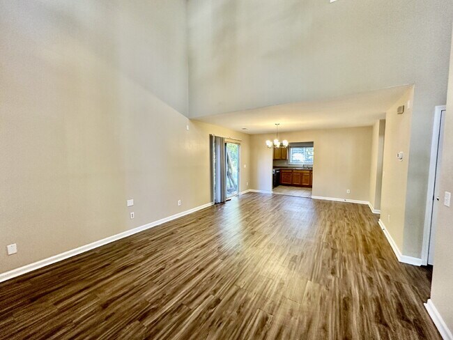 Foto del edificio - Three Bedroom Home in the Farm with a Lagoon View!