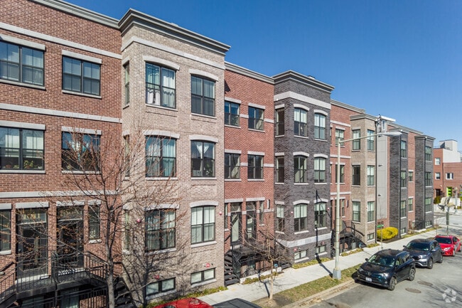 Building Photo - Girard Street Green