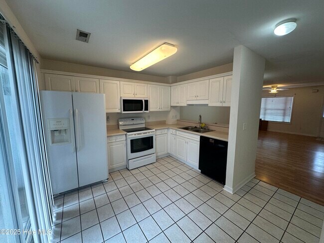 Foto del edificio - 4910 Bridgers Rd