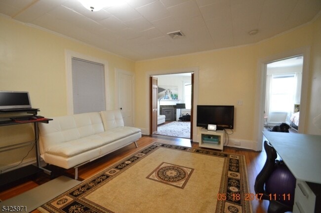 Foto del edificio - 83 Summit Ave