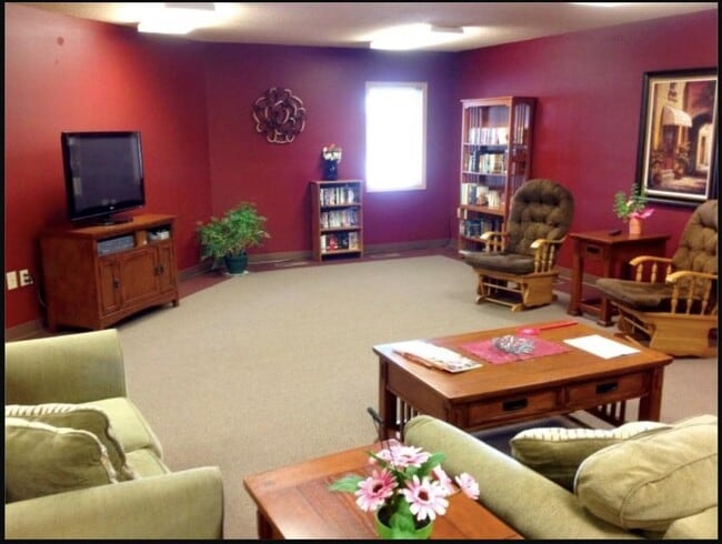 Building Photo - 741 Streeter Dr