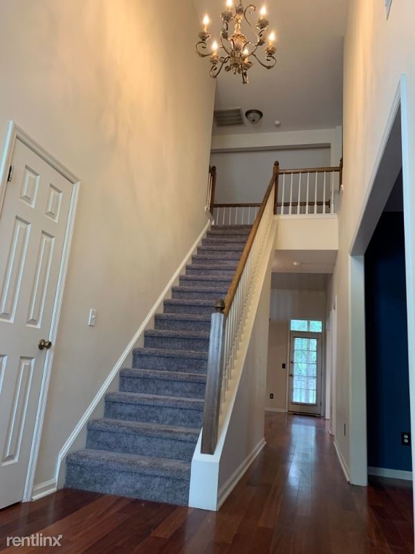 Building Photo - 3 br, 2.5 bath House - 233 Mossy Oak Way