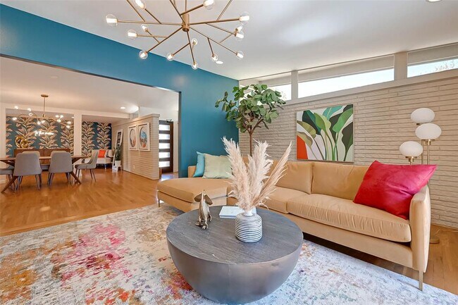 Building Photo - 10822 Moonlight Dr