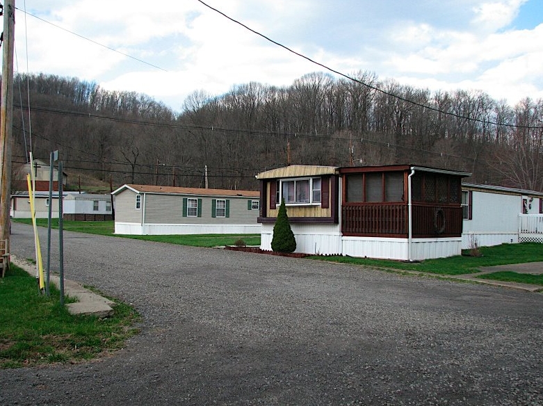 Building Photo - Creekside Estates