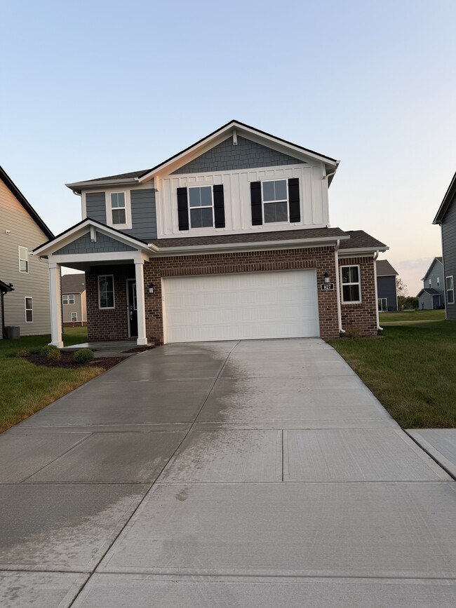 Building Photo - 827 Norfolk Ln