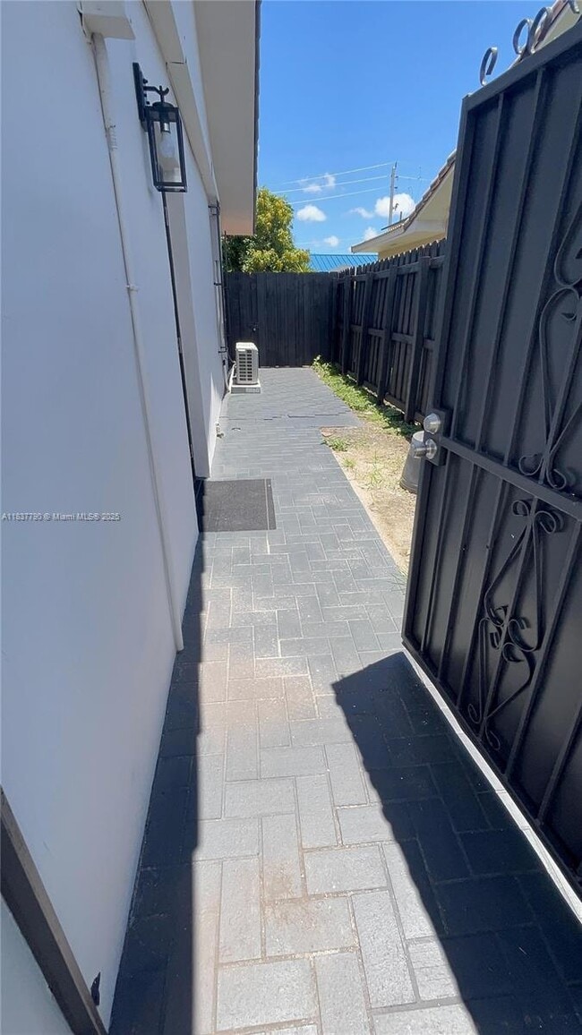 Foto del edificio - 7804 SW 21st Terrace