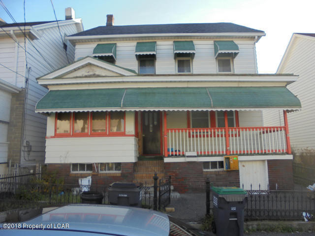 Primary Photo - 585 Arthur St