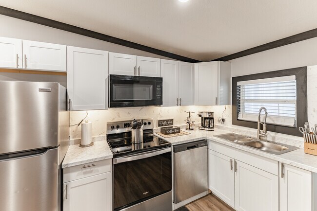 Building Photo - 847 Capshaw Rd NW