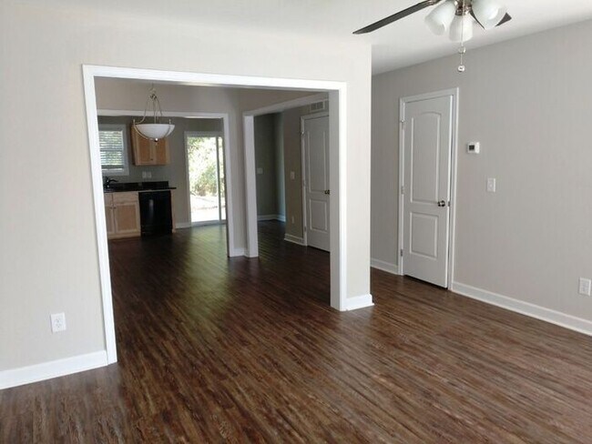 Building Photo - Newer townhouse in Granite Quarry location!!