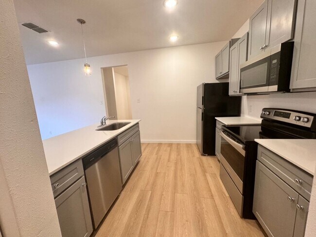 Foto del edificio - 5519 Itasca St