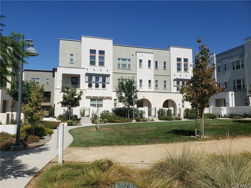 Primary Photo - 126 Acamar