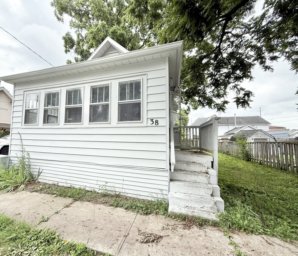 Primary Photo - 38 Park St