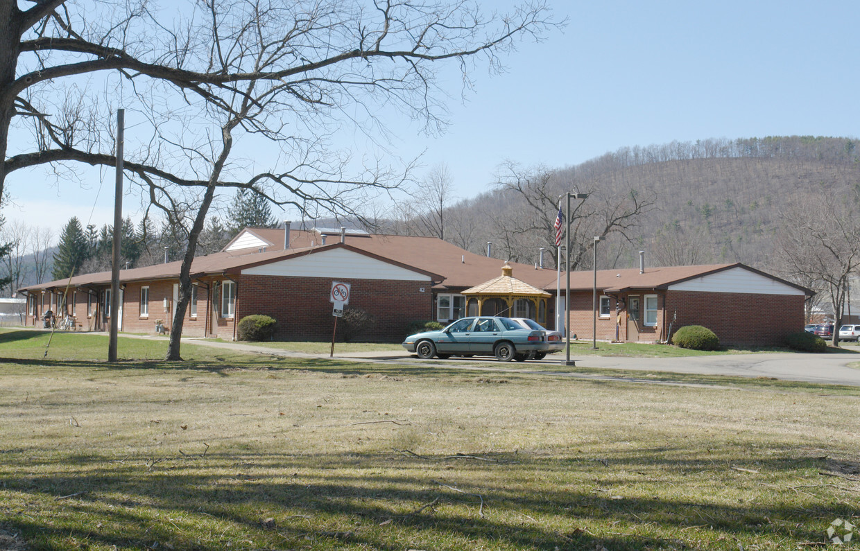 Primary Photo - Lawrence Apartments