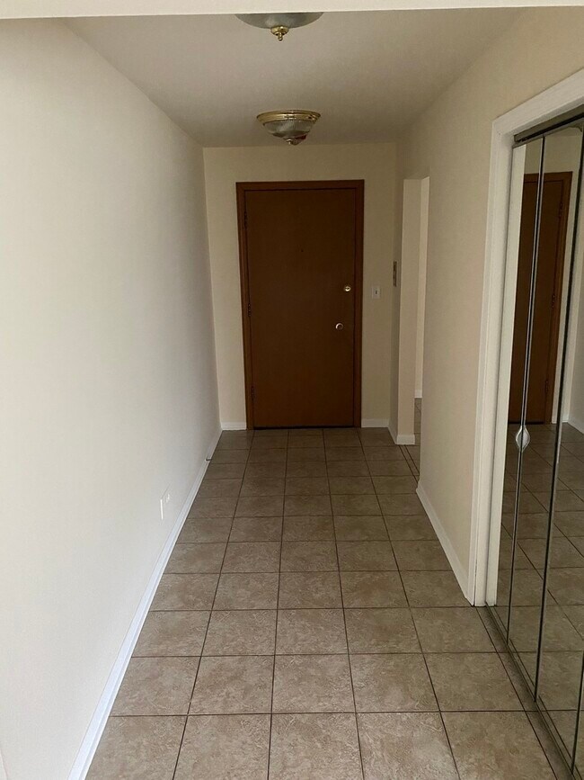 Building Photo - 300 Thames Pkwy