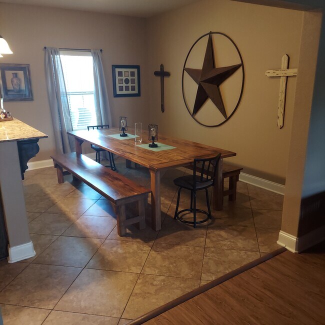 Building Photo - 2464 Pleasant Willow Dr