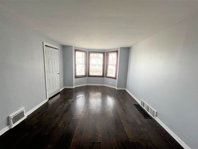 Building Photo - 8706 S Buffalo Ave