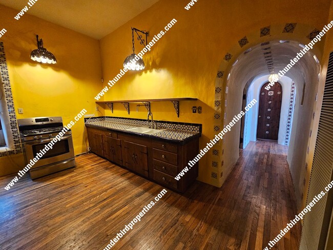 Building Photo - 128 Calle Don Francisco