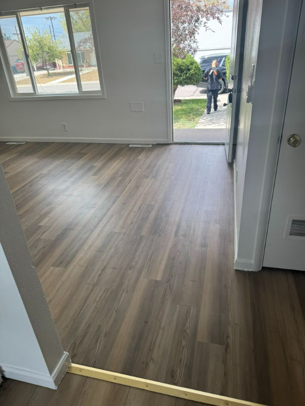 Foto del edificio - 5640 E 67th Pl