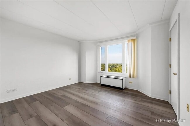 Building Photo - 1 One Renaissance Pl