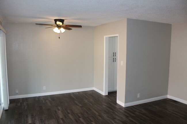 Foto del edificio - Gorgeous Remodeled Fullerton 4bd Home