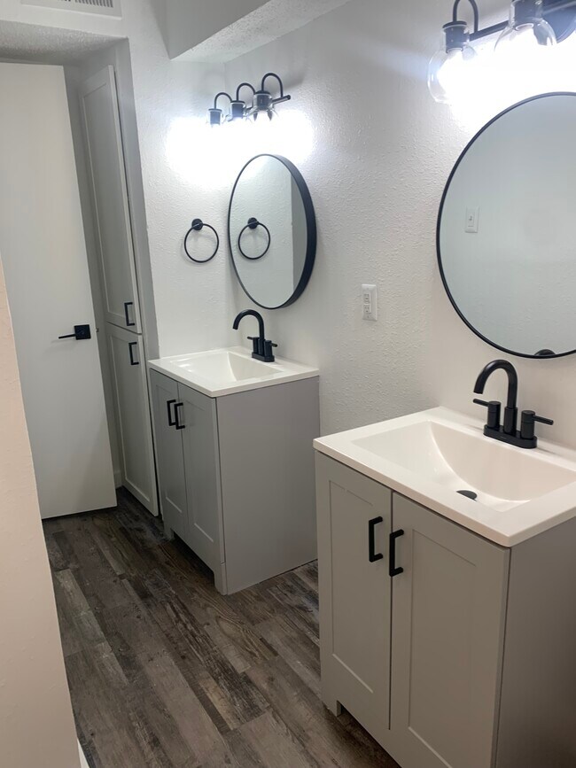 ¡Cuarto de baño renovado - Costa Bella Apartments