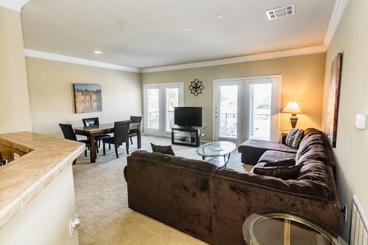 Foto principal - 2400 McCue Rd