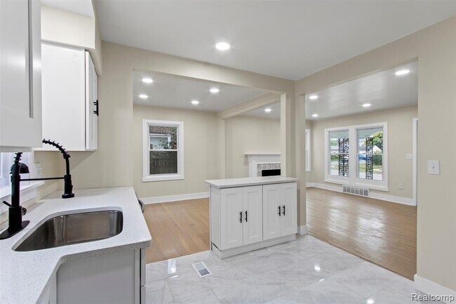 Foto del edificio - 18614 Griggs St