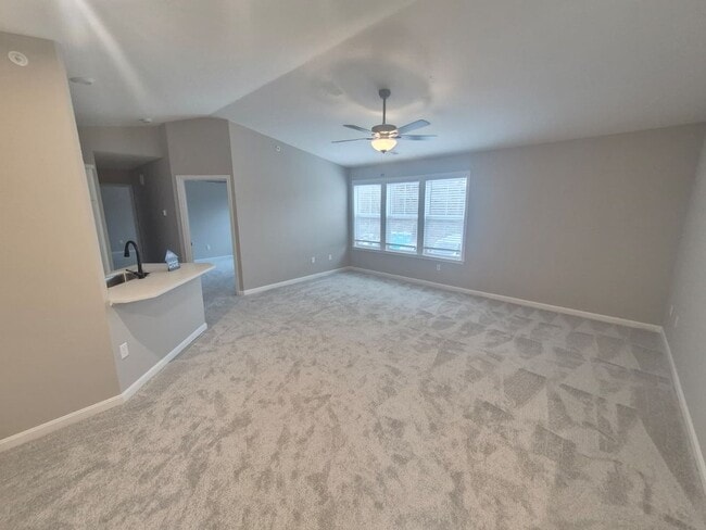 Foto del edificio - 568 Foxhill Dr